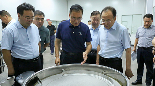 新乡市市长魏建平莅临91香蕉网在线观看筛机调研指导