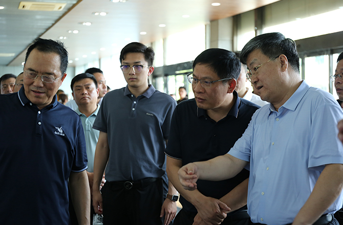 新乡市领导调研振动91香蕉视频免费看产业链及企业上市工作